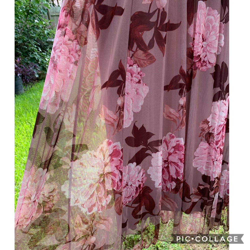 🌹SOLD🌹2x Rose Blush Merlot Floral Surplice Dress - Picture 7 of 8